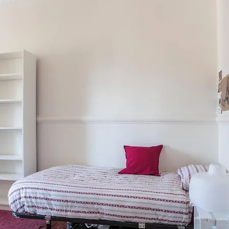 Anjos Flat With 5bd דירה ליסבון